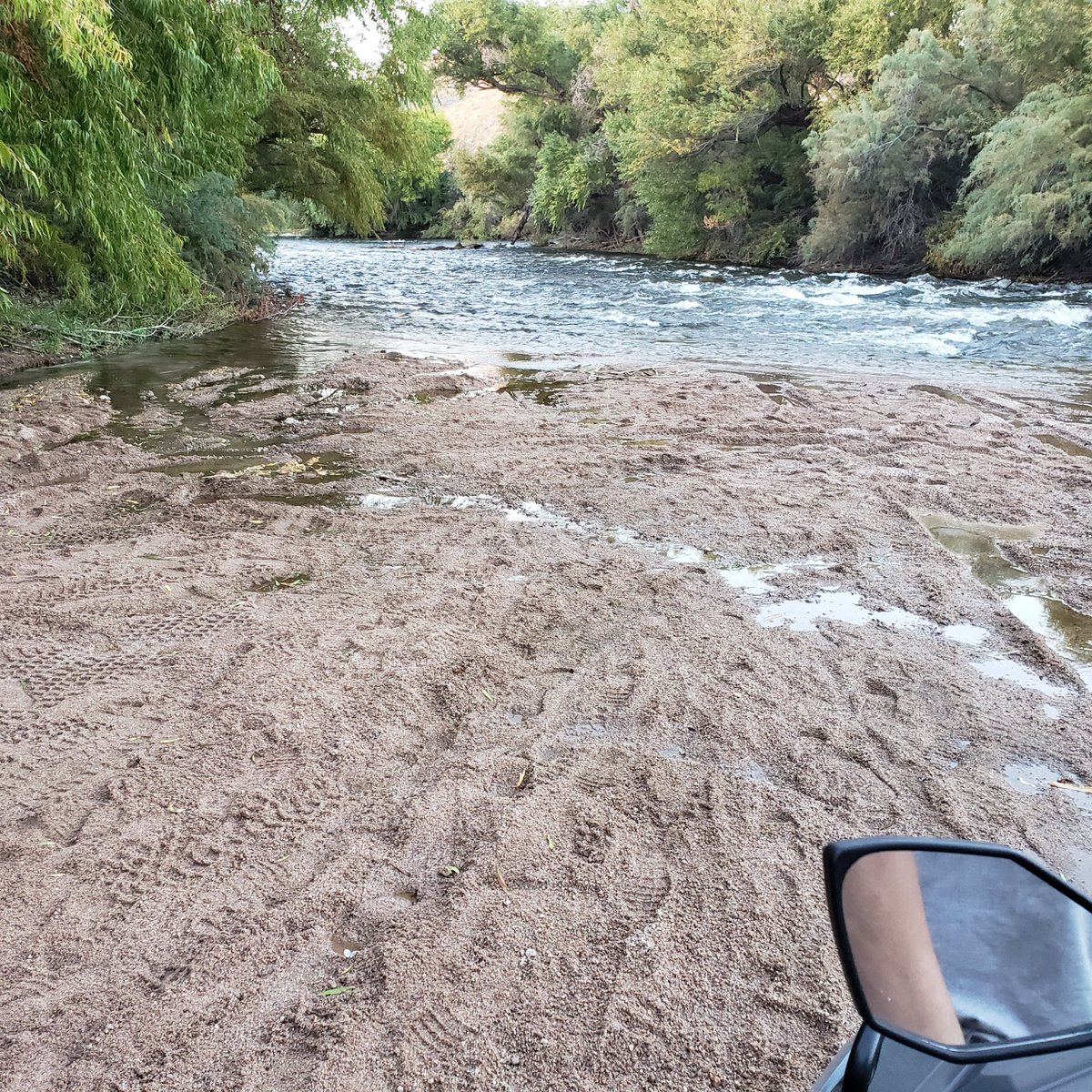 k7_nnt's tweet image. Hunted some #POTA this morning from home. Did pretty good. This afternoon took the #polaris quad out to the Salt River and had a picnic on the shore with one of my sons. Made it it home and showered up. Life is good. Hope you all are are well, wherever you are.

73
The OM in AZ