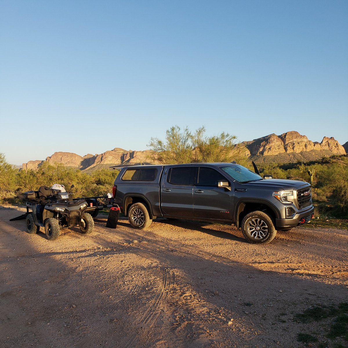 k7_nnt's tweet image. Hunted some #POTA this morning from home. Did pretty good. This afternoon took the #polaris quad out to the Salt River and had a picnic on the shore with one of my sons. Made it it home and showered up. Life is good. Hope you all are are well, wherever you are.

73
The OM in AZ