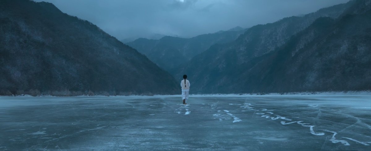 light_at_heart's tweet photo. I guess it's time for me to give my review of the drama I've been waiting for all year. So far, this drama has really lived up to my expectations. Amazing acting, captivating chemistry, stunning cinematography, and the BGM &amp; OST blend together beautifully.
#MoonRiver #이강달 https://t.co/xJDKx5LkRL