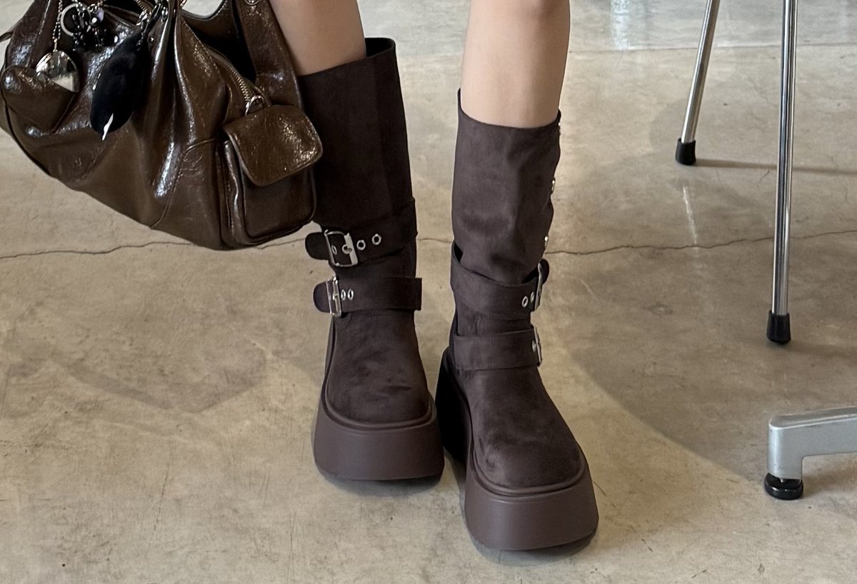 yoxrgravity's tweet image. มาแล้วคับ รองเท้าคนสวย 🤏🏻 รวมหมดทุกแนวเลย ‘บู้ท slip-on marry jane loafers’ นิ่มๆ เน้นแบรนด์ไทย สีน้ำตาล (รีวิวด้วยรูปถ่ายเอง) 🐻🥔