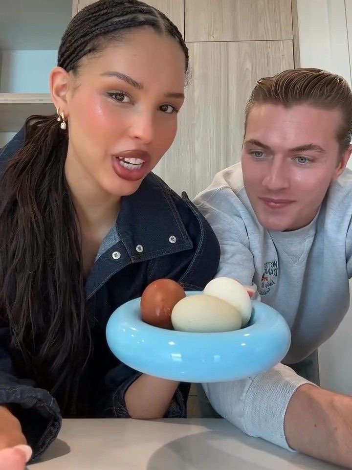 Eostraea's tweet image. I notice Hasta x Chitra making really good, supportive couples