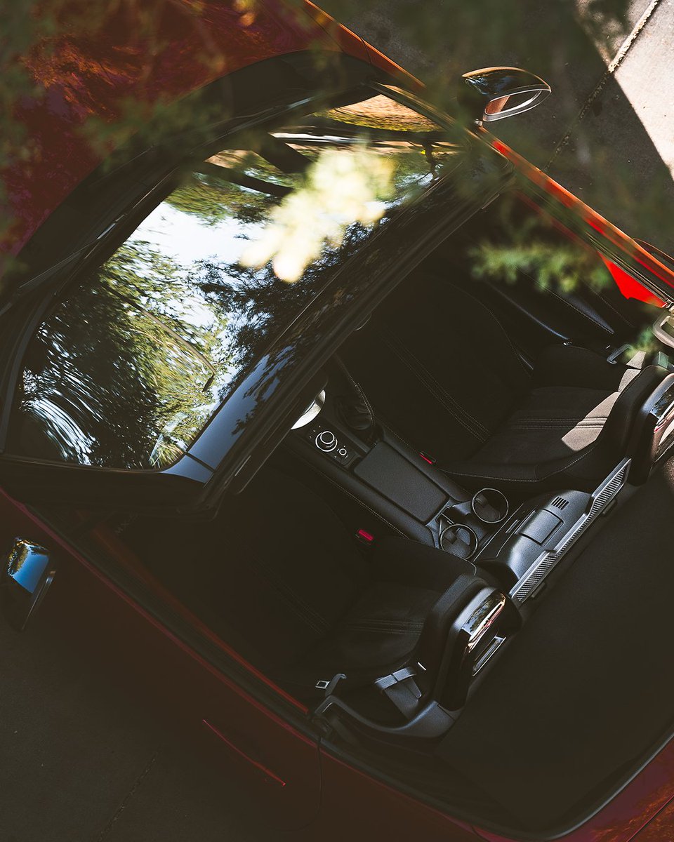 MazdaUSA's tweet photo. Golden hour looks good on the #MazdaMX5 Miata.
Driven by IG:mx5.alli
Shot by IG:samueldennington #MazdaPartner https://t.co/BDPkP1UBhz