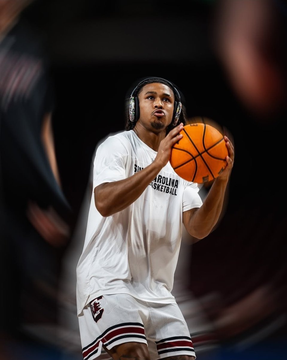 Beyond Proud of you nephew <a href="/GamecockMBB/">South Carolina Men's Basketball</a> <a href="/MeechieJohnson0/">Meechie Johnson</a> only the beginning . 33 points