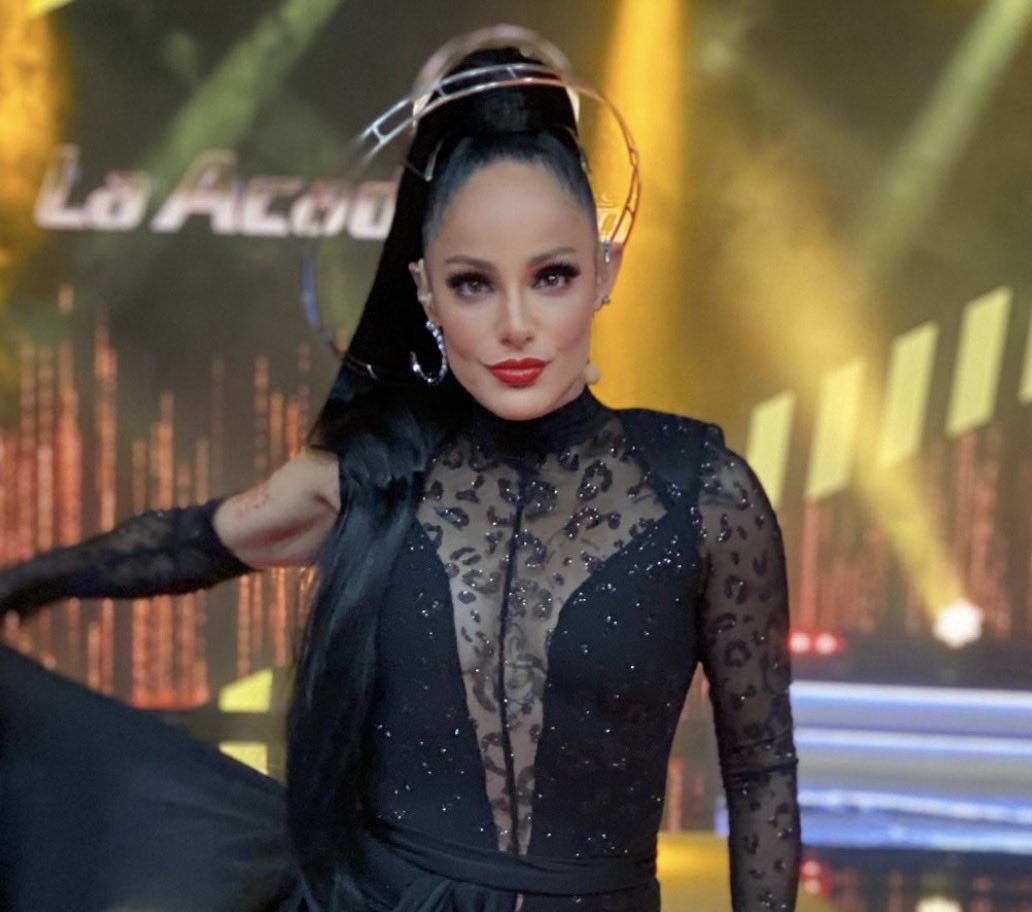 GioVanidad's tweet photo. Que define? Eres una Reina y puedes hacer lo que te dé la gana, esto no te afecta porque eres una Leyenda realizada desde hace mucho, irte de un lugar donde no te sientes al mil te engrandece #teamLola #TeamLolita #LaGranjaVIP Aquí te queremos por muchas razones, aquí estamos 🫶🏼 https://t.co/9K2YMXuU0F
