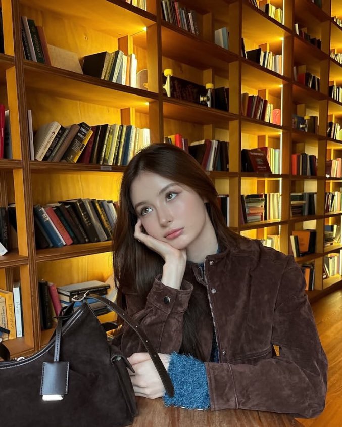 lanastuff's tweet image. imagine a date with her