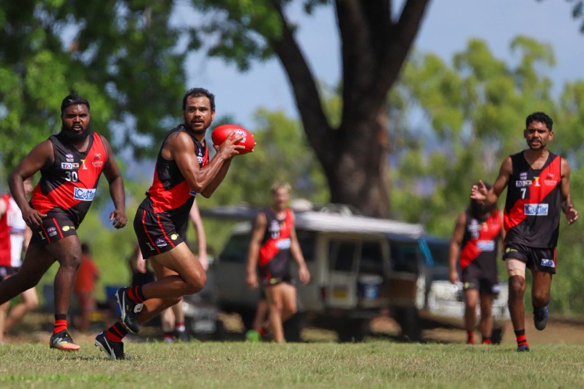 Cyril Rioli in action for NTFL Division One club Jabiru Bombers on the weekend. 🔥

Photo - Angus McArthur/angui96