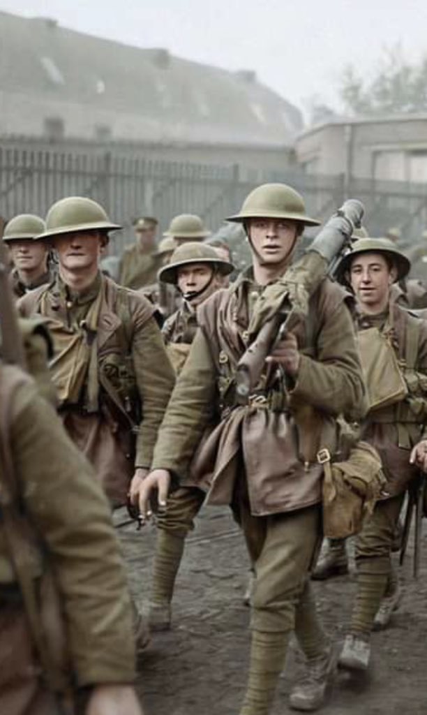 write_stuff_2's tweet photo. In memory of all #ww2 #ppcli #soldiers who never got to be Dads, thank you for giving us a world where we could. We will celebrate your sacrifice by proudly wearing our #poppy on #RemembranceDay  #britisharmy #canadianarmy https://t.co/Jr73pHPTJv
