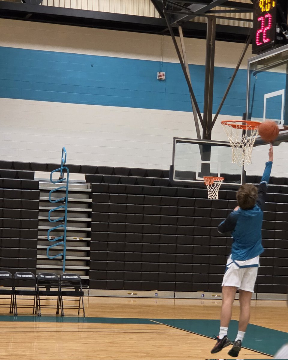 iancle1's tweet image. @dekota_johnson warming up. #icchangeshowcase is ALWAYS #BIGGERTHANSPORTS