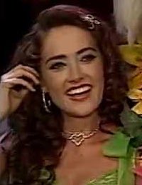 KonnieRaya's tweet photo. Mucho drama, wey es que si ya sabes como estas con tu salud mental y enfermedades ¿para que entra a un lugar donde no la va a pasar bien y le quita el lugar a alguien?

Pido una camara... Metan a jolette ☝🏻

 #LaGranjaVIP https://t.co/oljZIG7SpB