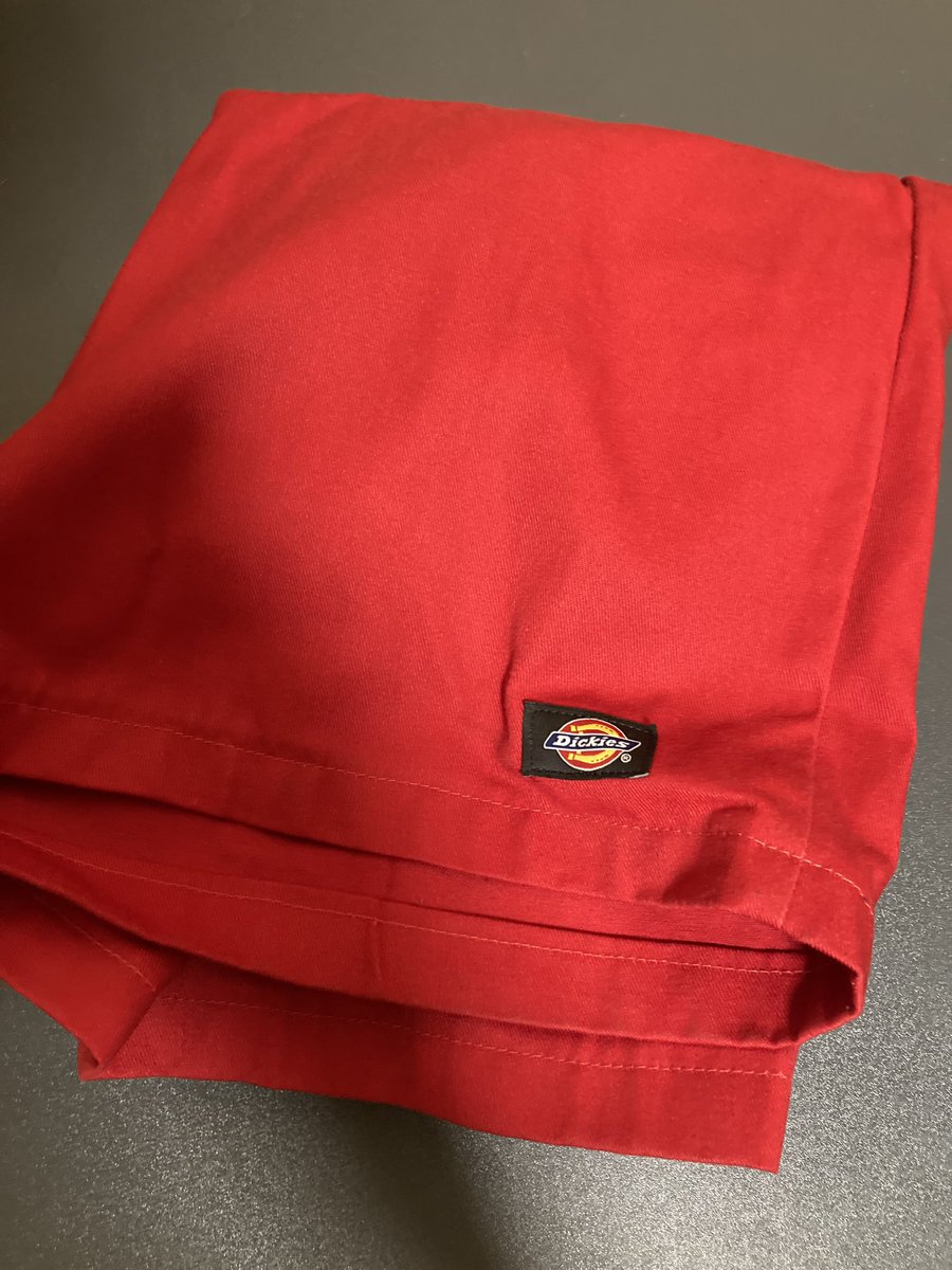 one_ch0's tweet image. 引越し準備をしていたら出てきて笑った🤣
たくさん色んなライブに行って音楽聴きまくっていつの間にかステージに立つようになって更に時が経って今では作曲家だなんて人生何があるかわかんないな
コレ見て元気出たもっと頑張るか！