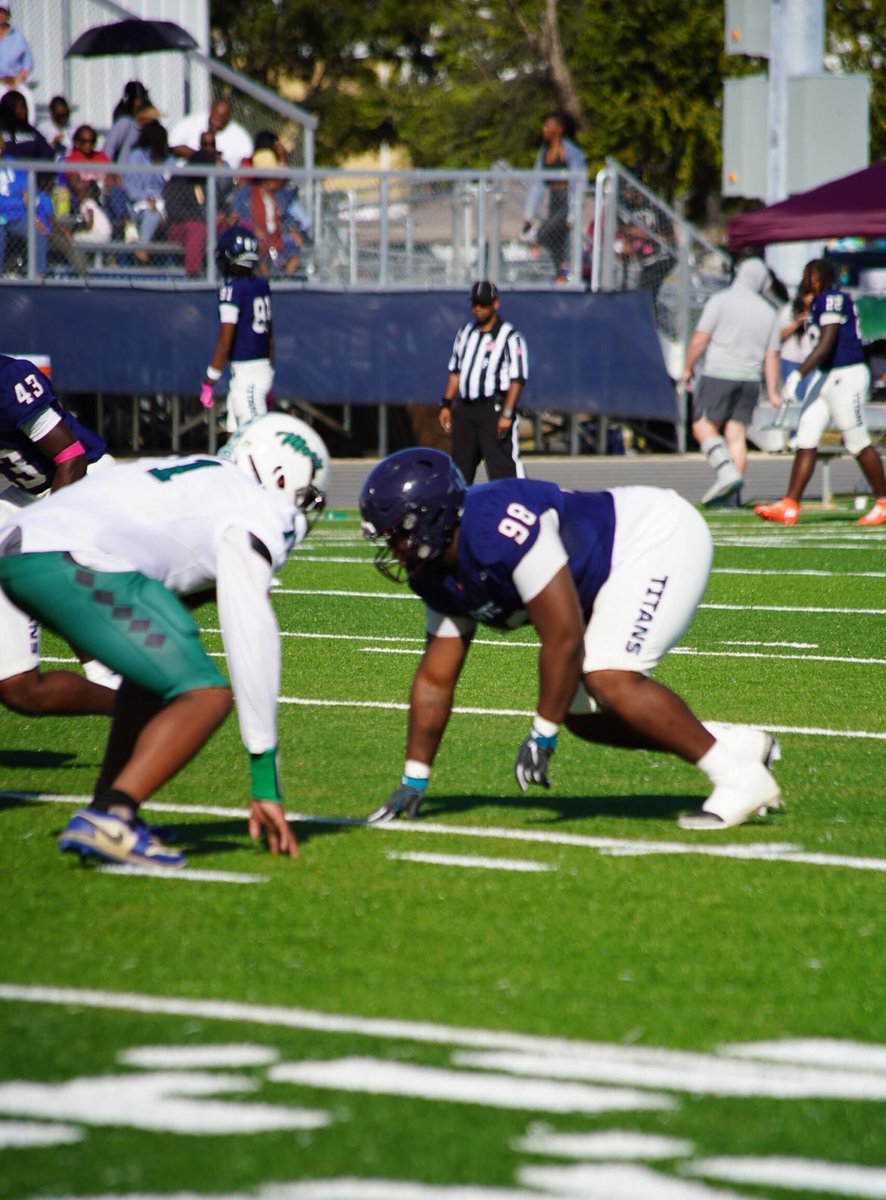 6’4 305 Top Juco DT ‼️at Central Ga Technical College | NJCAA D1 Juco 
3.6 Gpa ! 

28 tackles 
4 sacks 
1 ffum 
1 pbu 
5tfls 

End of the season highlights hudl.com/v/2T1meR

<a href="/CGTCAthletics/">CGTC Titans</a> <a href="/CoachKato97/">Coach Kato Hitson</a> <a href="/Coachvetmiller/">Coach Vet Miller</a> <a href="/CoachChester99/">Sam Chester</a>  <a href="/JuCoFootballACE/">JuCo Football Forer</a> <a href="/247recruiting/">247Sports Recruiting</a>