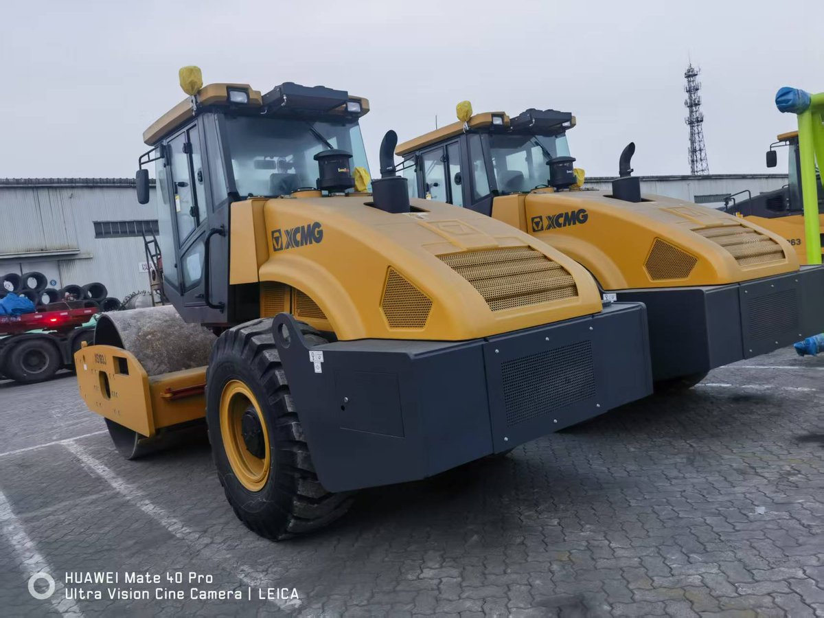 caterbechina's tweet photo. Rolling out to Algeria! π
2οΈβ£ XS183J + 2οΈβ£ XP263 + 1οΈβ£ XD123 β a strong XCMG lineup ready for action! πͺ
Smooth roads ahead with power and performance you can trust. ππ¨
#XCMG #RoadRoller #ConstructionLife #HeavyMachinery #MadeForWork #Algeria #MachinePower https://t.co/sbnVQzcRav