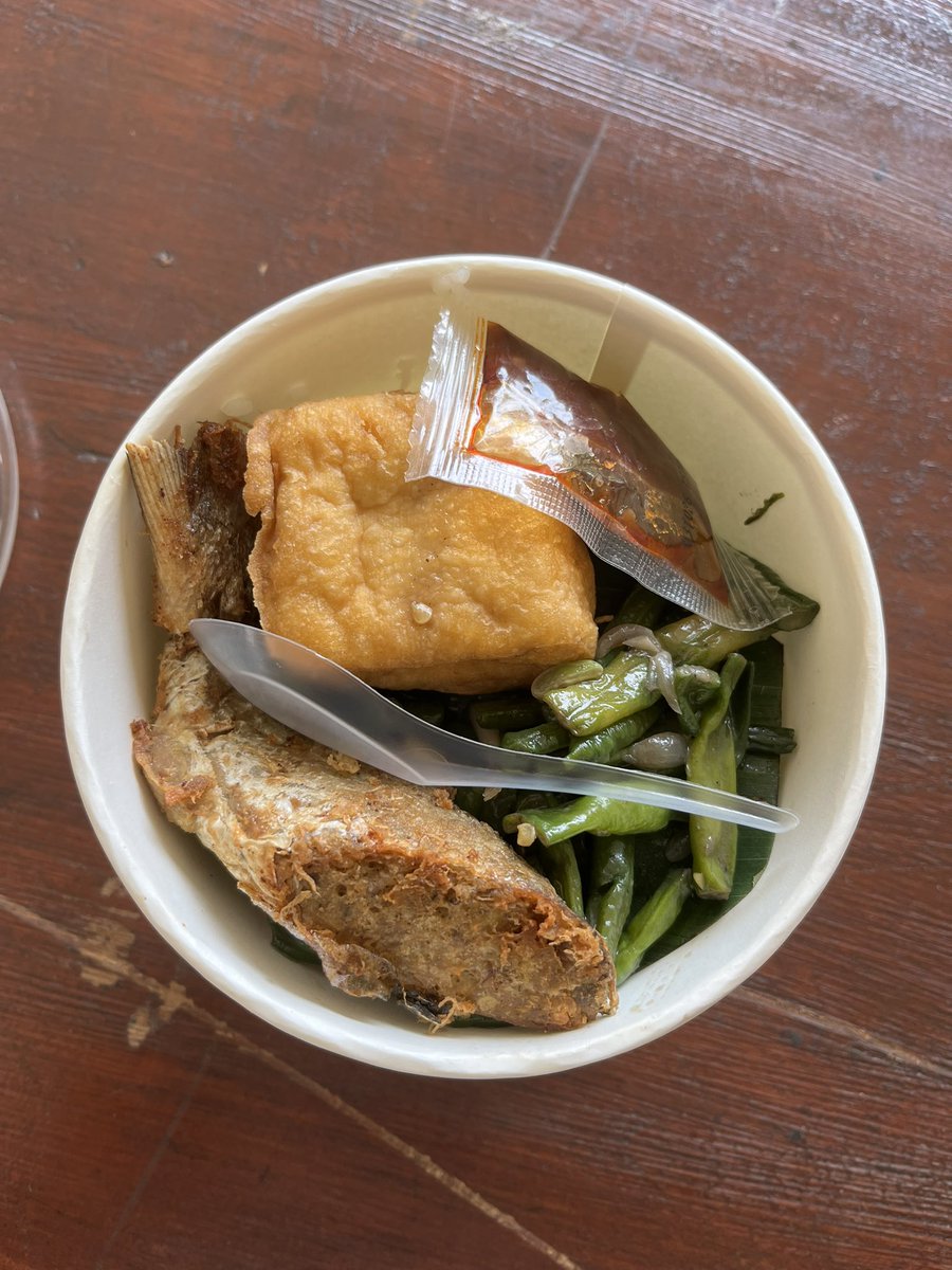 Food Truck Universitas Diponegoro tweet media