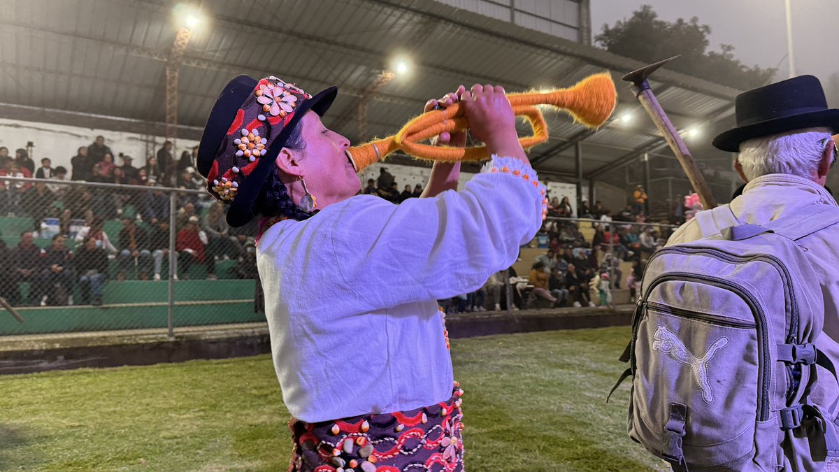 🌾 #EncuentroDeLasCulturas | Con alegría, color y tradición se vivió el pregón, donde nuestras parroquias rurales compartieron su identidad a través de la música y la danza.

Les invitamos a ser parte de los saberes, costumbres e historia de las parroquias rurales.

#QuitoRenace