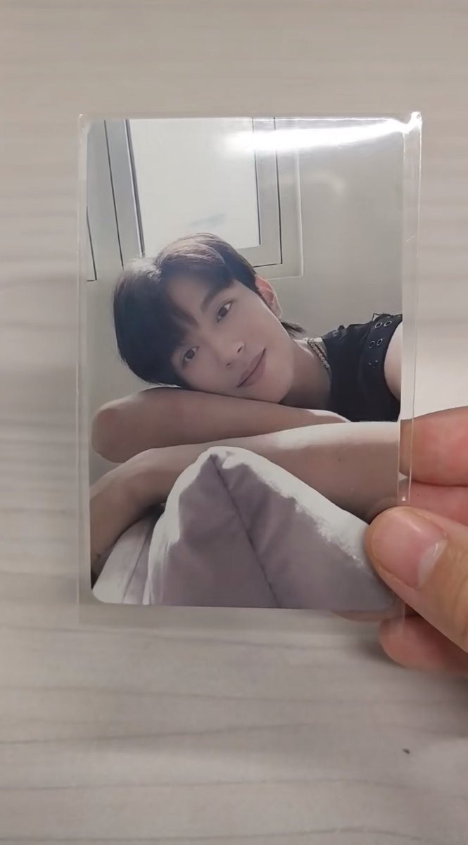Monkycin's tweet photo. การ์ดน้องเพ่ยใบนี้ข้างหลังคือ
- ผูกโบว์มัดเราไว้ด้วยกัน
ยัยคนนี้นี่ชอบโดนมัดจริงๆ 🫣
#JiangLi #JiangHeng #LiPeiEn
#OceanJiang #Seeki https://t.co/WOnNKgiyis