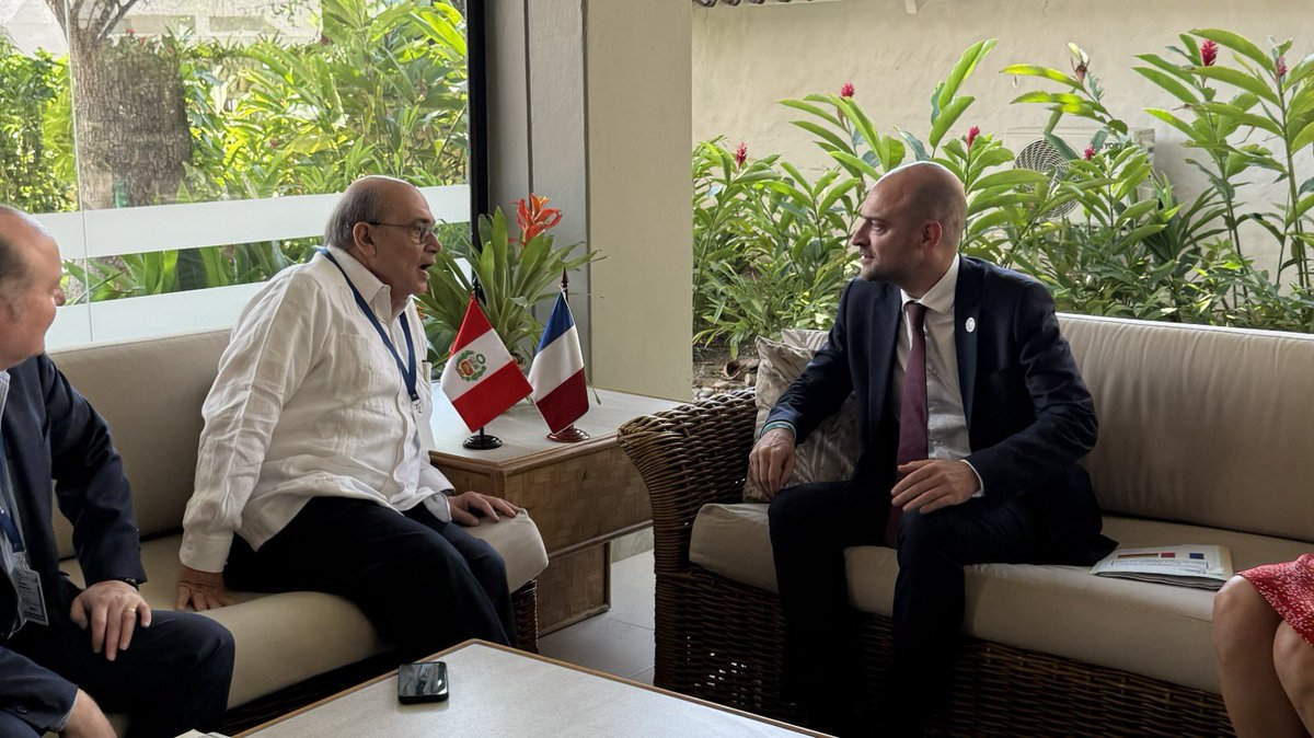CancilleriaPeru's tweet photo. Además, fruto de los encuentros bilaterales que se llevaron a cabo entre el canciller y sus homólogos europeos y latinoamericanos se promovió oportunidades de cooperación y trabajo conjunto para llevar seguridad a la ciudadanía. https://t.co/LxkDhR4kvS