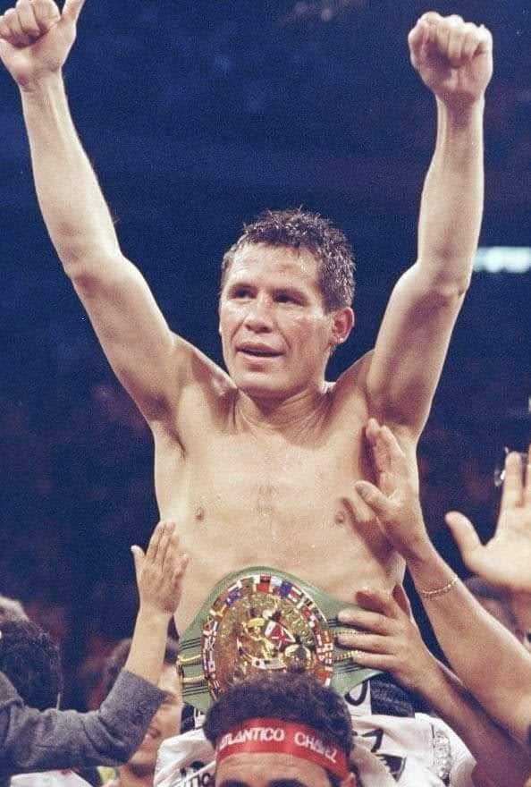 El gran campeón mexicano ya lo conocen pero hoy hablemos del mejor récord 
16 años limpio. 16 años sobrio. 💪

Julio César Chávez cayó, pero se levantó como los grandes.
Porque su pelea más dura no fue arriba del ring, sino contra sí mismo.
Y una vez más, el campeón ganó. 👑🇲🇽