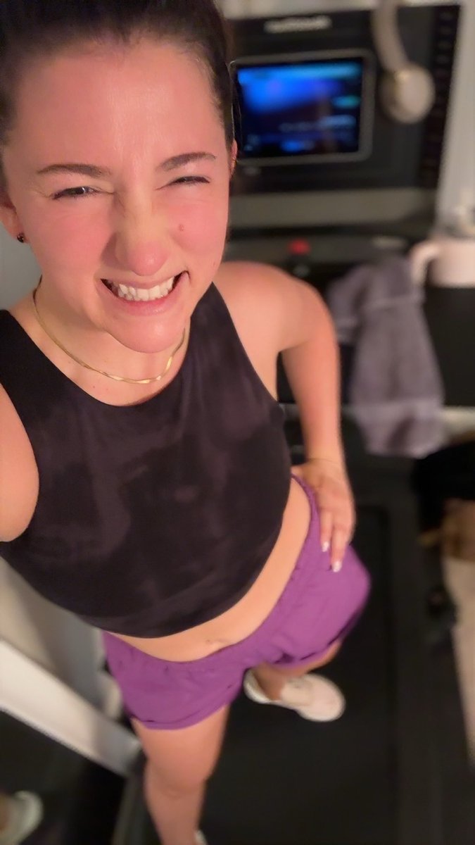 The_ChameleonM3's tweet image. I almost didn’t run today. Then I remembered how good finishing feels.💪

#DoItAnyway #EndorphinRush #RunnersHigh #MentalStrength #HappyJuiceEnergy