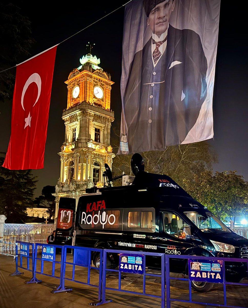 nihatsirdar's tweet photo. Tarihini bilen, kendisine bırakılan emanete sahip çıkan, ülkesinin kurucusuna saygı ve minnet duyan, duymayanlara saygı duymayanların programı #nihatlamuhabbet @kafaradyo da başlıyor.
Dolmabahçe Sarayı önünden yayındayız.
Günaydın…

https://t.co/BObH6EmFYs
Digiturk 408 https://t.co/OMzkmFbO2L