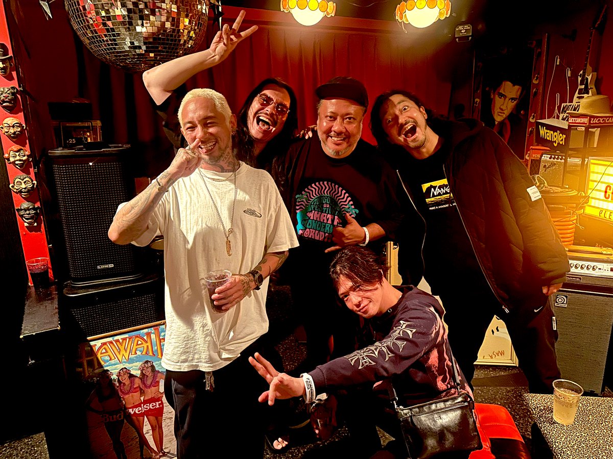 昨日も結局朝5時半まで打ち上げでひたすらDJ！！ 大好きな仲間しか