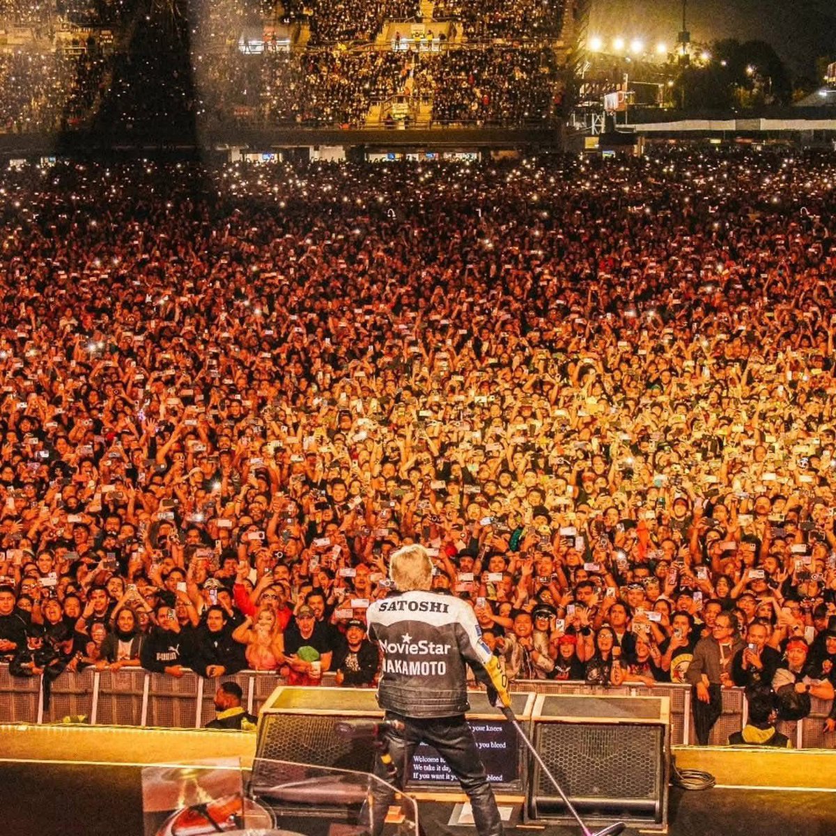 rborja's tweet photo. Axl Rose’s jacket during GnR’s Mexico City concert last night.
@KmanuS88 @Peter_thoc @ZssBecker 
#Bitcoin #Crypto https://t.co/AAOFyBwQ2h