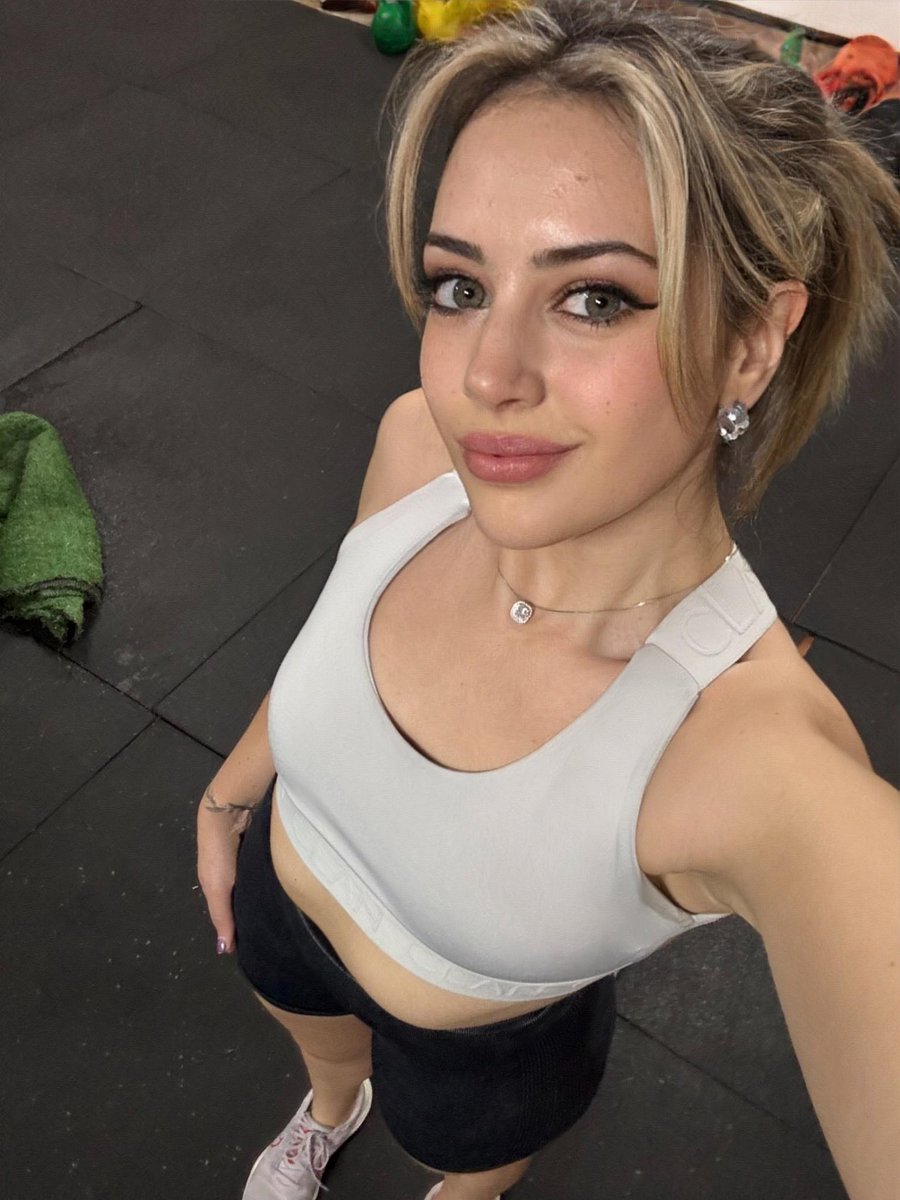 velvetcloudii's tweet photo. post workout cardio>> https://t.co/bQTaPg2UBE