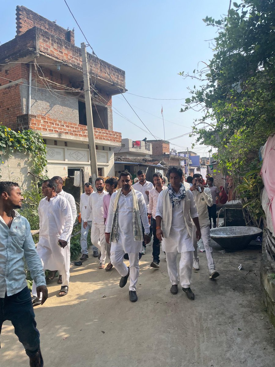 nitishpatel_jdu's tweet image. 📍चकाई विधानसभा 

बीते दिन #चकाई विधानसभा के डुमरी, सोनो, कुकरघटो, राजपुर ,खपरीया और सरधोडी गांव में जनसंपर्क कर जनसंवाद किया। और EVM के क्र. संख्या 3 के तीर छाप पर वोट देकर सुमित सिंह को जिताने का अपील किया ।

#chakai #jamui #nitishkumar #jdu #sumitsingh #nitishpatel  #yuvajdu