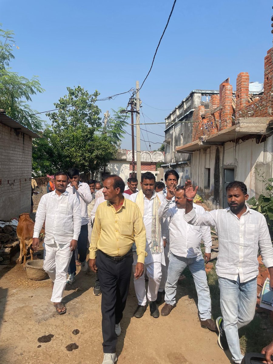 nitishpatel_jdu's tweet image. 📍चकाई विधानसभा 

बीते दिन #चकाई विधानसभा के डुमरी, सोनो, कुकरघटो, राजपुर ,खपरीया और सरधोडी गांव में जनसंपर्क कर जनसंवाद किया। और EVM के क्र. संख्या 3 के तीर छाप पर वोट देकर सुमित सिंह को जिताने का अपील किया ।

#chakai #jamui #nitishkumar #jdu #sumitsingh #nitishpatel  #yuvajdu