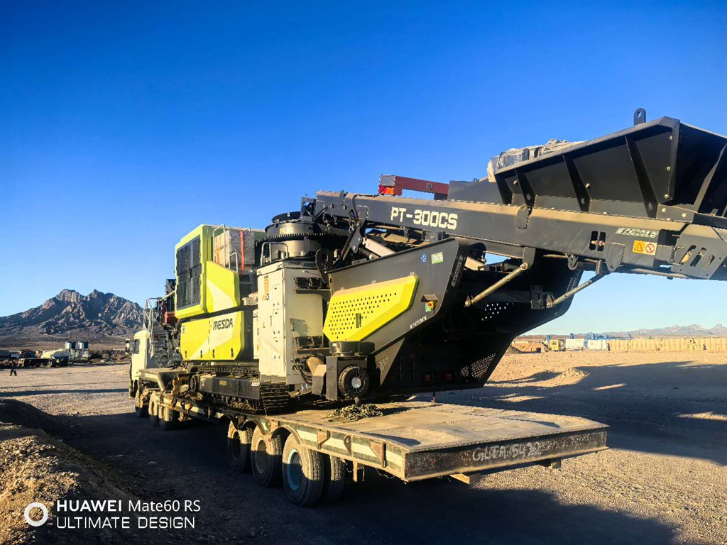 BryanJL13's tweet photo. The Mesda hybrid mobile crusher and  screen was successfully delivered to the client’s job site in Pakistan. 

#mesda #quarry #mining #recycling #pakistan # https://t.co/UXgiOGAvNu