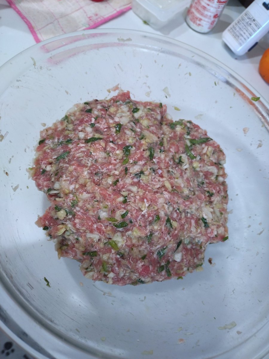 xen_poly's tweet image. せっかくの振り替え休業日なのにみんなのポストを余韻で眺めてて時間溶けていくわ。
というわけで今夜は餃子作るわよ