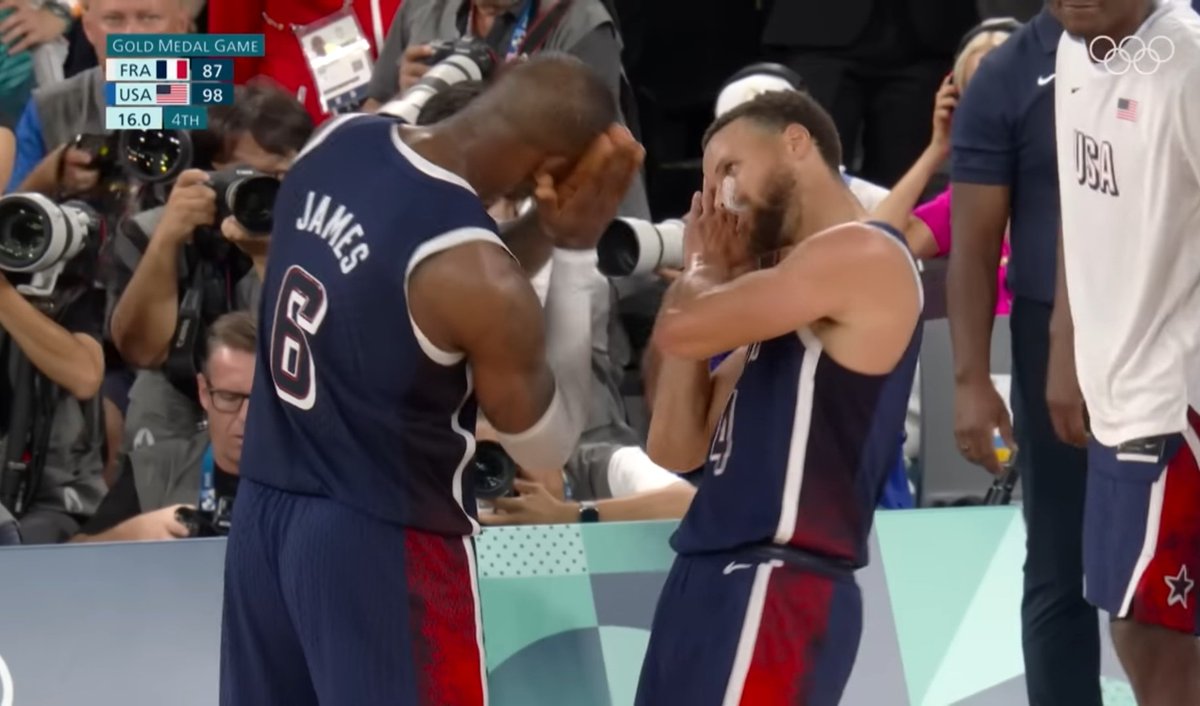 BTechComedian's tweet image. Whenever I wanna see something magical on the field of sports, I revisit the 2024 #Olympics Men&apos;s Basketball Final, especially the Last Quarter and that too for #StephenCurry, 🐐 performance. How on earth does someone outperform the opponent team individually is unimaginable 🙏