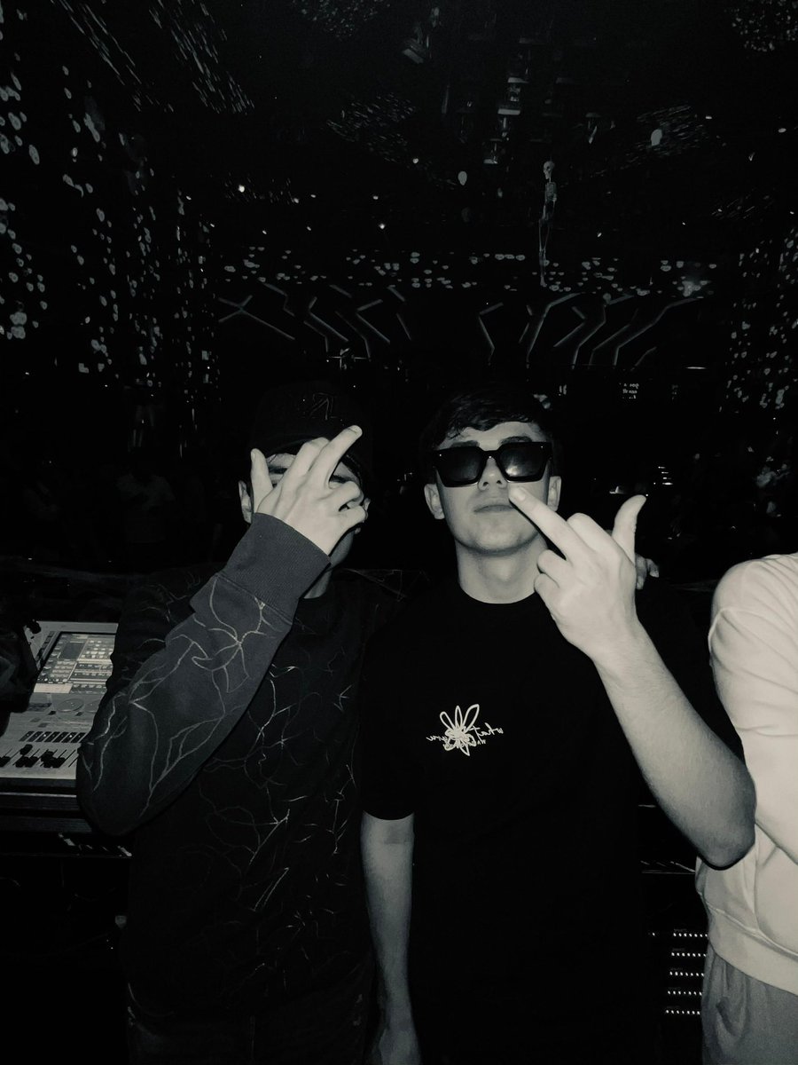 ⬇️🔑 tweet media