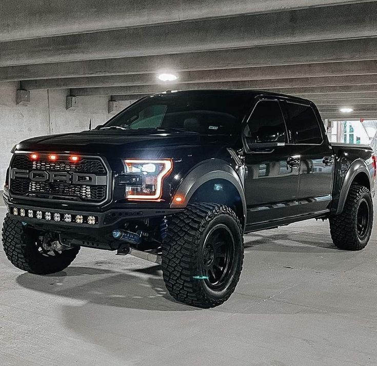 Auto_Porn's tweet photo. Ford Raptor 🤤 https://t.co/TpjFh74T9C