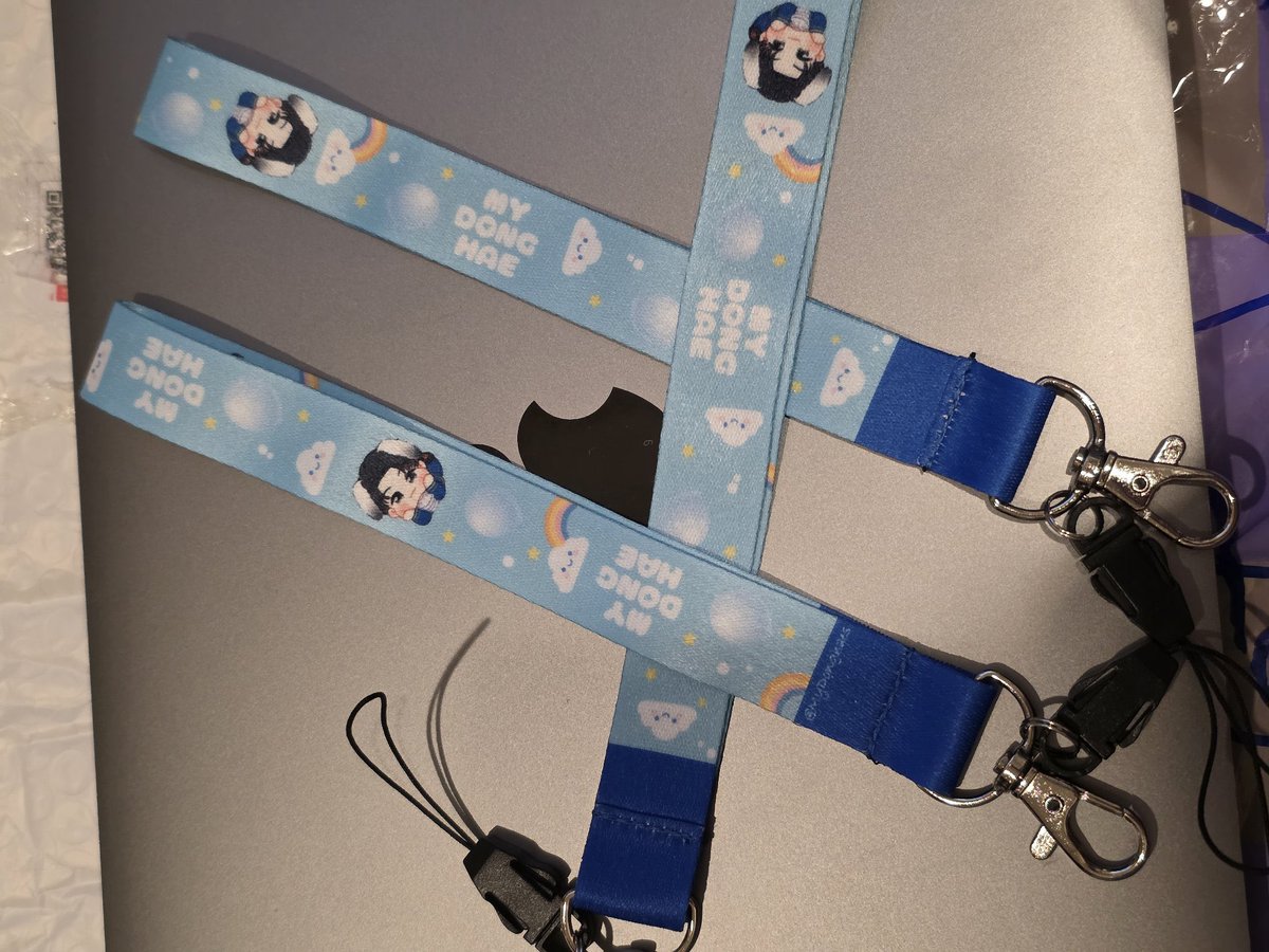 Giveaway for #SS10inBKK 

💙 สายห้อยโทรศัพท์-แท่งไฟ-บัตร 💙
จำนวน 100 ชิ้น
วันที 30 พ.ย.68 
เวลาจะแจ้งให้ทราบอีกครั้ง

วิธีรับ: แสดงบัตร #SUPERSHOW10inBKK รอบวันอาทิตย์

รอบวันเสาร์เป็นสายยาว
รอบวันอาทิตย์เป็นสายสั้นะคะ

แล้วเจอกันที่ Impact Arena ค่ะ😘
#Donghae #SJ #SuperJunior