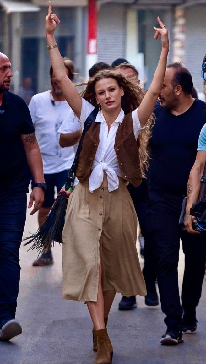 Because YOU NEVER WATCH ALL SERENAY SHOWS.. 

Just because she carried it well didn't mean she got expensive dresses..
The girl got ONE SHOE in 2 seasons of Şahmaran

Her movie Ikimizin Yerine, she played poor too and got normal clothes.