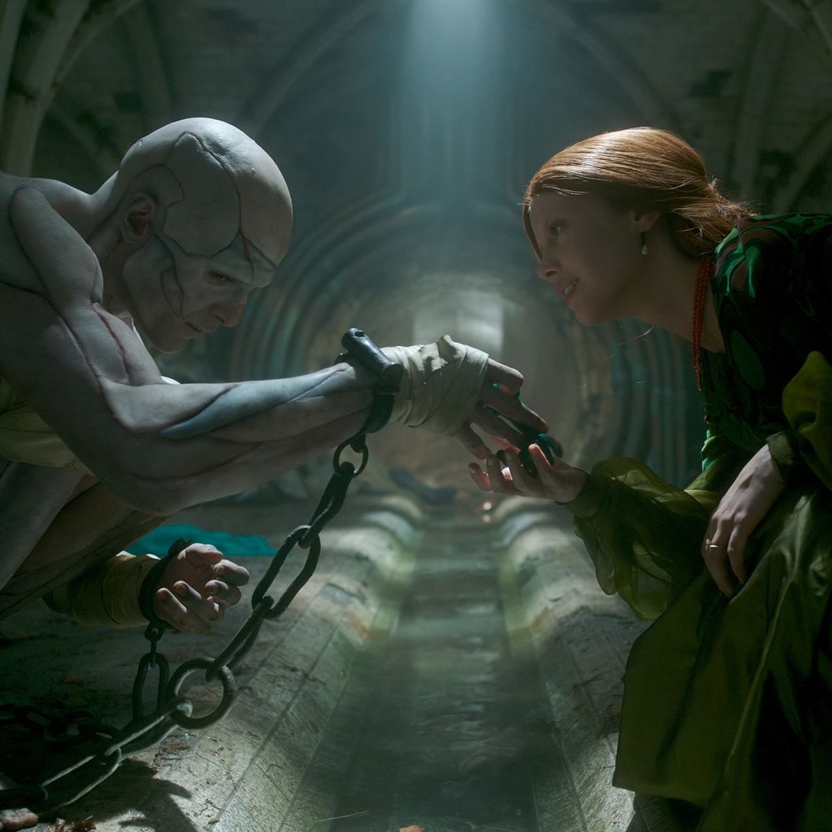 Indie5051's tweet image. &quot;Y así el corazón, por roto que esté, seguirá viviendo&quot;.

— Frankenstein (2025).