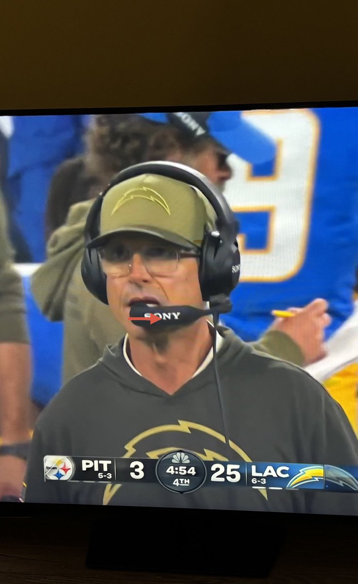 MickBonde's tweet photo. Quality manager here: @SonyElectronics  @NFL - you need to save yourself an inch of wiring, shift the microphone to the center of the mouthpiece. This will effectively block the coaches mouth (especially with a widening the mouth strap). Then we don’t have to watch the mime-game. https://t.co/wZ77odrqSa
