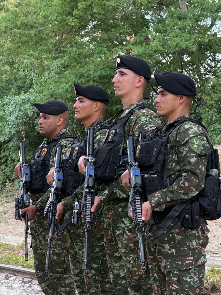 Nuestro <a href="/GaulaMilitares/">GAULA MILITARES</a> #Magdalena trabaja #EnDefensaPorLaLibertad de los habitantes del departamento.

​#YoNoPagoYoDenuncio