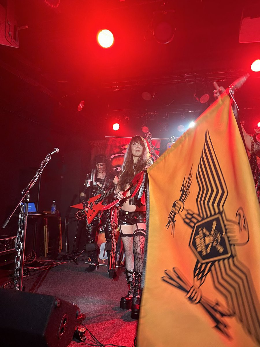 MuvTbDl51nxzoHi's tweet photo. #LoveMachineTokyo
#LMTその２
#渋谷ClubRosso
(2025.11.9) お決まりの鞭打ちシーンも楽しみのひとつになりました。「血🩸」飲む、生肉撒く、そしてポスターのプレゼント🎁ぜーんブ、良い感じ〜！また観たくなる癖になる。 https://t.co/QrhCtK5k5m