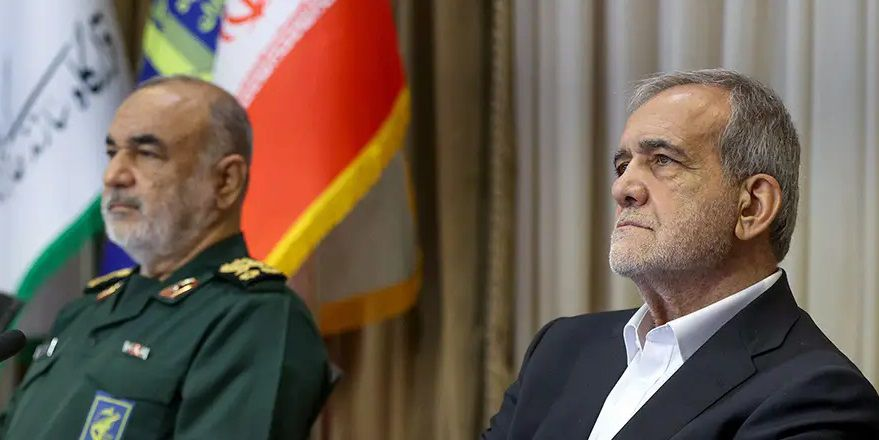 ImtiazMadmood's tweet photo. FROM INTEL SOURCES: Iran's President Masoud Pezeshkian is set to announce his resignation in the coming days amid mounting chaos!

Insiders say the government's total collapse is imminent, sparking massive protests that could finally topple the regime. With crippling water & electricity shortages hitting hard, plus an economic crisis that's got people starving in the streets; this is the endgame.