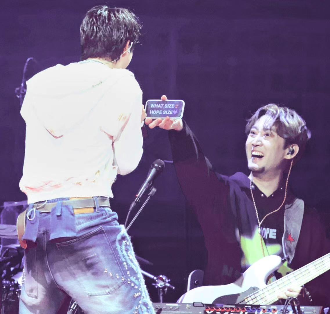 Hopefruitonmoon's tweet image. I vote #jhope for #2025MAMAVOTE