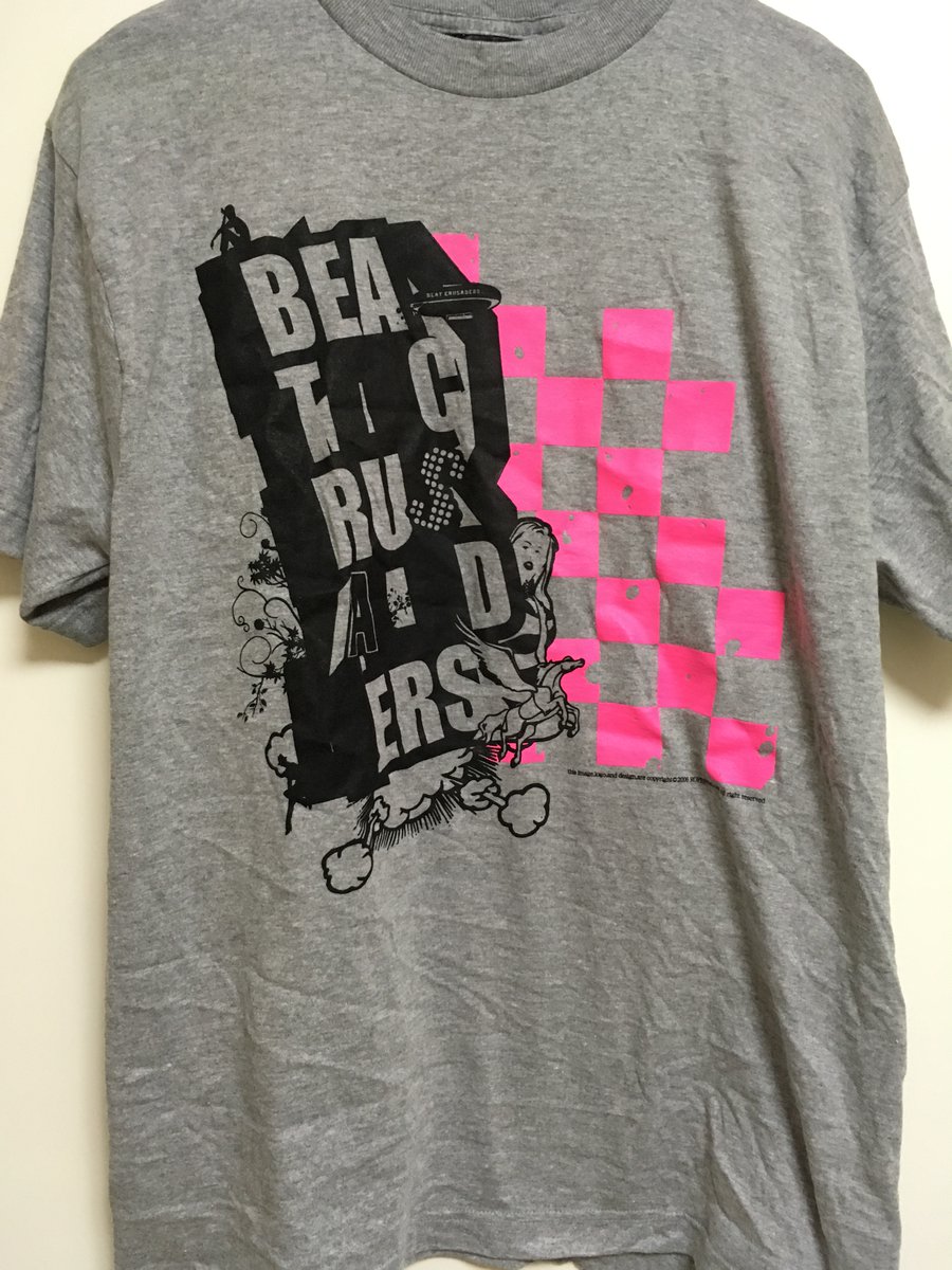 Top_40_Age's tweet photo. #945 BEAT CRUSADERS × ROPESAMBAS (にステッカーと学祭の冊子を添えて)
BEAT CRUSADERS × YOUR SONG IS GOOD「BOOOOTSY」レコ発ツアーで販売されたもの。
#マーチャンダイズ記録シリーズ #BeatCrusaders #BECR #GALLOW #TheStarbems #PeselaQueselaIn #FUNSIDE #popcatcher #kuh #AVANTI #WujaBinBin https://t.co/18Y9xLib59