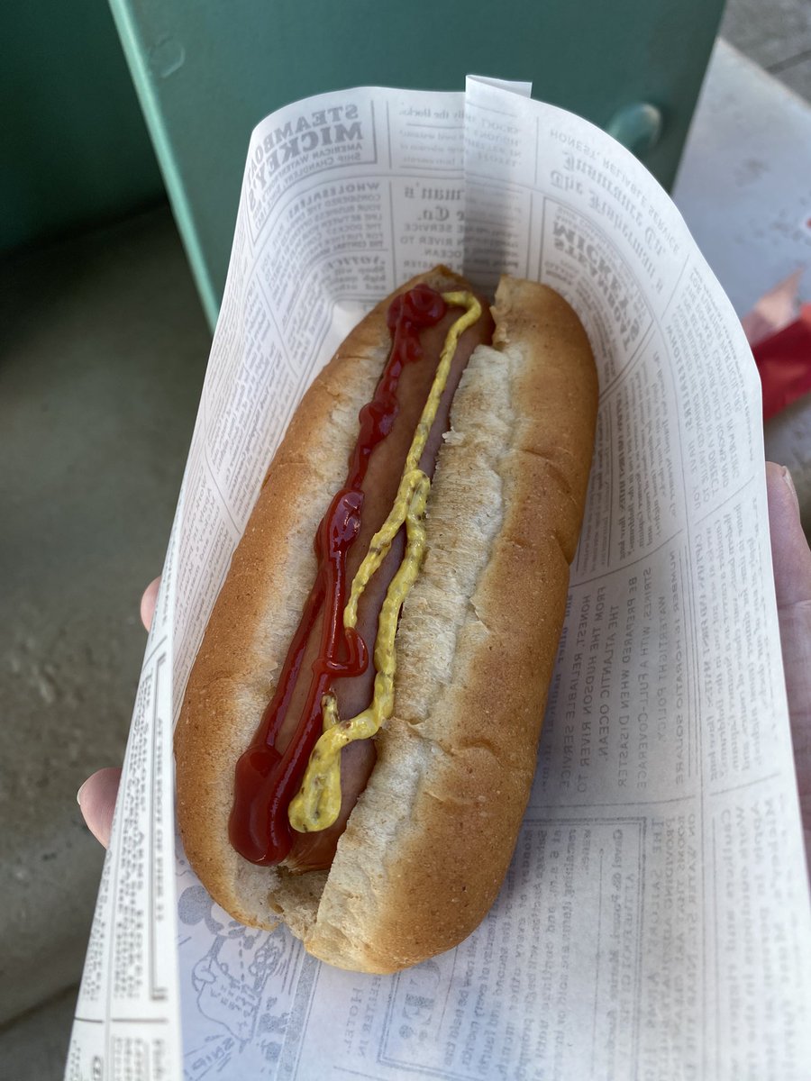 Jon_k8077's tweet photo. 雨降ったー！☔️☔️☔️
晴れたー！☀️☀️☀️
食って飲んだー！🥟🌭🍺 https://t.co/5vXdSa707P