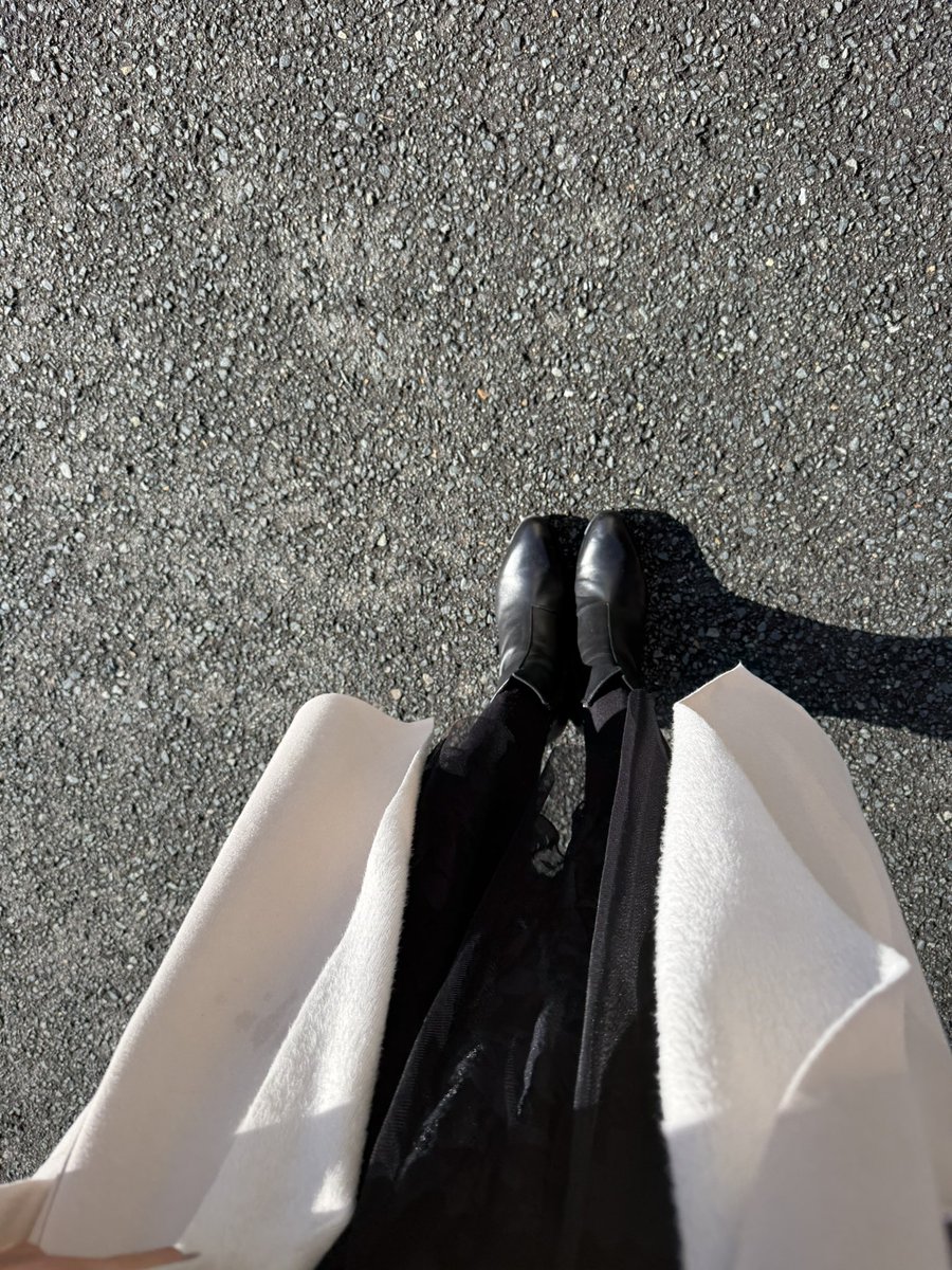 melodymiho1's tweet image. #NERDMIND
#undici
#T_IWATA_EX_3JSB 

秋晴れ…？夜☔️マークだけどね。
今日も仕事っ💨
早くライブ行きたいな🚀
🤍🖤undici🥾
午後も頑張れるー👽👽🩷