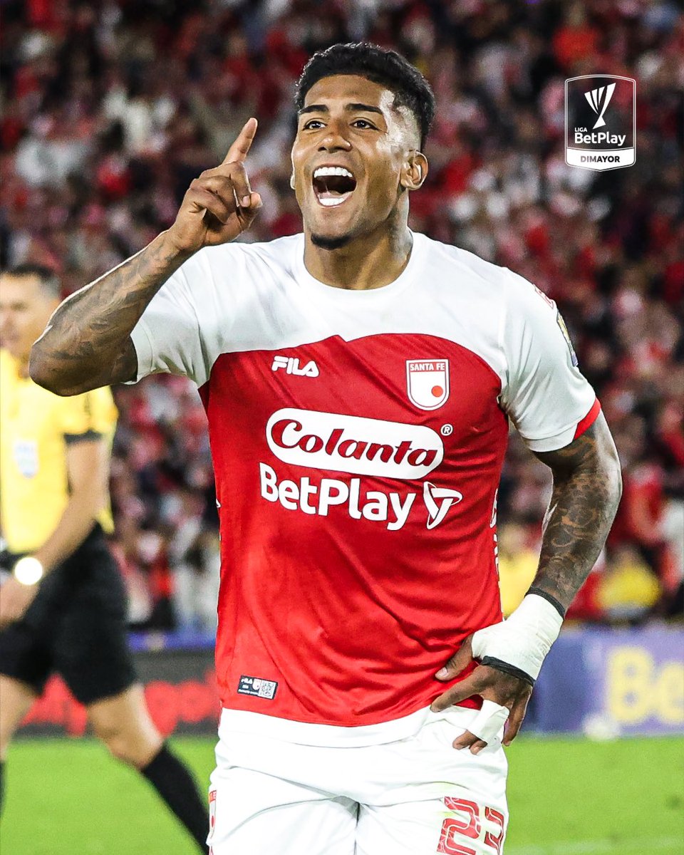 LigaBetPlayD's tweet image. 𝗘𝘀 𝗰𝘂𝗲𝘀𝘁𝗶𝗼́𝗻 𝗱𝗲 𝗙𝗲 ✨
Harold Santiago Mosquera revive al León en el descuento en una jugada que describe a la perfección el nombre de su equipo.

#UnaLigaConMásPasión #LigaBetPlayDimayor #fpc #futbolcolombiano