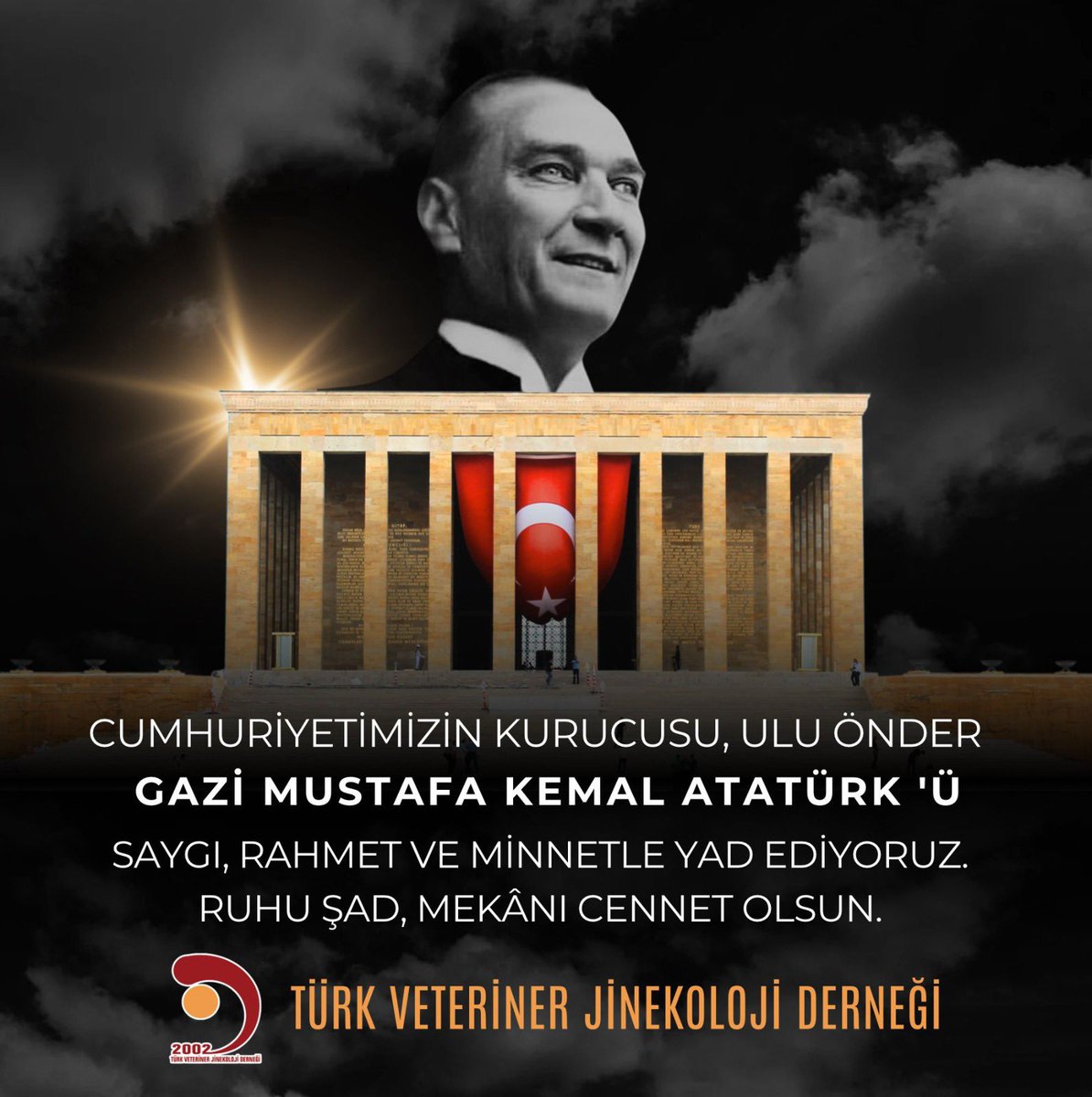 İlke ve devrimleriyle bugün de yolumuzu aydınlatan, Cumhuriyetimizin kurucusu, istiklal mücadelemizin büyük kahramanı Gazi Mustafa Kemal Atatürk’ü, aramızdan ayrılışının 87. yılında derin bir sevgi, saygı, rahmet, minnet ve özlemle anıyoruz.