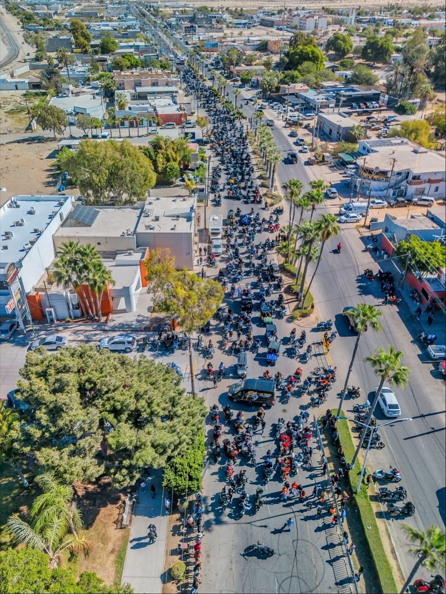 Primer vistazo de lo que se vivió en el tradicional desfile del Rocky Point Rally. 🔥
.
.
.
.
#RockyPointRally #RockyPoint #PuertoPeñasco