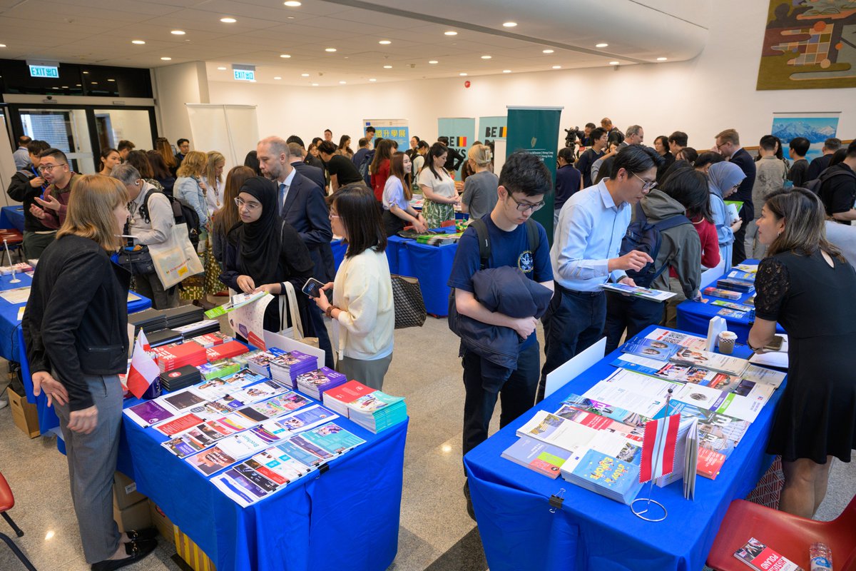 Great pleasure to present the countless outstanding opportunities for academic exchanges and degree programmes in the EU with hundreds of students, parents and educators from Hong Kong today at the 2025 “Study in Europe Fair”! 🎉🎉(1/5)