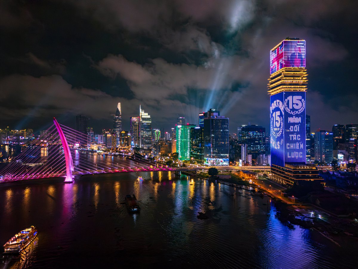 UKinVietnam's tweet image. 🇬🇧✨🇻🇳 Saigon Marina IFC Tower lights up to celebrate the UK–Viet Nam’s Comprehensive Strategic Partnership.
📅 6–13 Nov
⏰ 6pm–12am

Don’t miss the opportunity to take photos by the waterfront!

#CSP #SaigonMarinaIFC