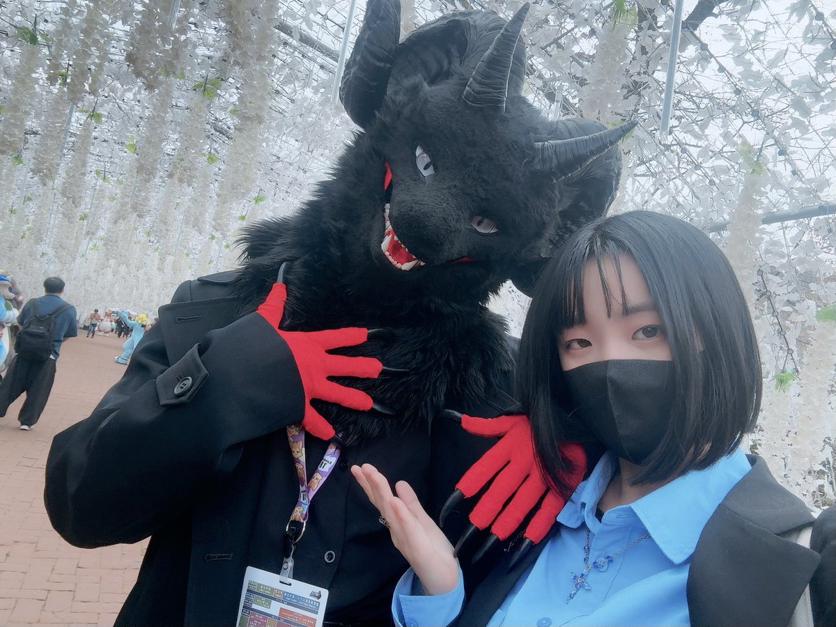 バズド様、ついにお会いできました🖤⟡.·
終始かっこよかった…ふふっと笑う仕草が品があって素敵です。会った人全員が好きになってしまう理由がわかりました！また会えますように🍻♟

#kemocon18